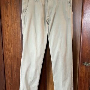 Dockers Men's Khaki Chinos